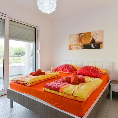 Apartmani Martin Mit Beheiztem Pool With Heated Pool Bibinje Bagian luar foto