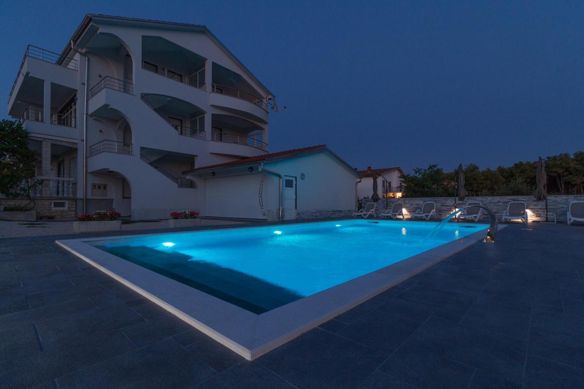 Apartmani Martin Mit Beheiztem Pool With Heated Pool Bibinje Bagian luar foto