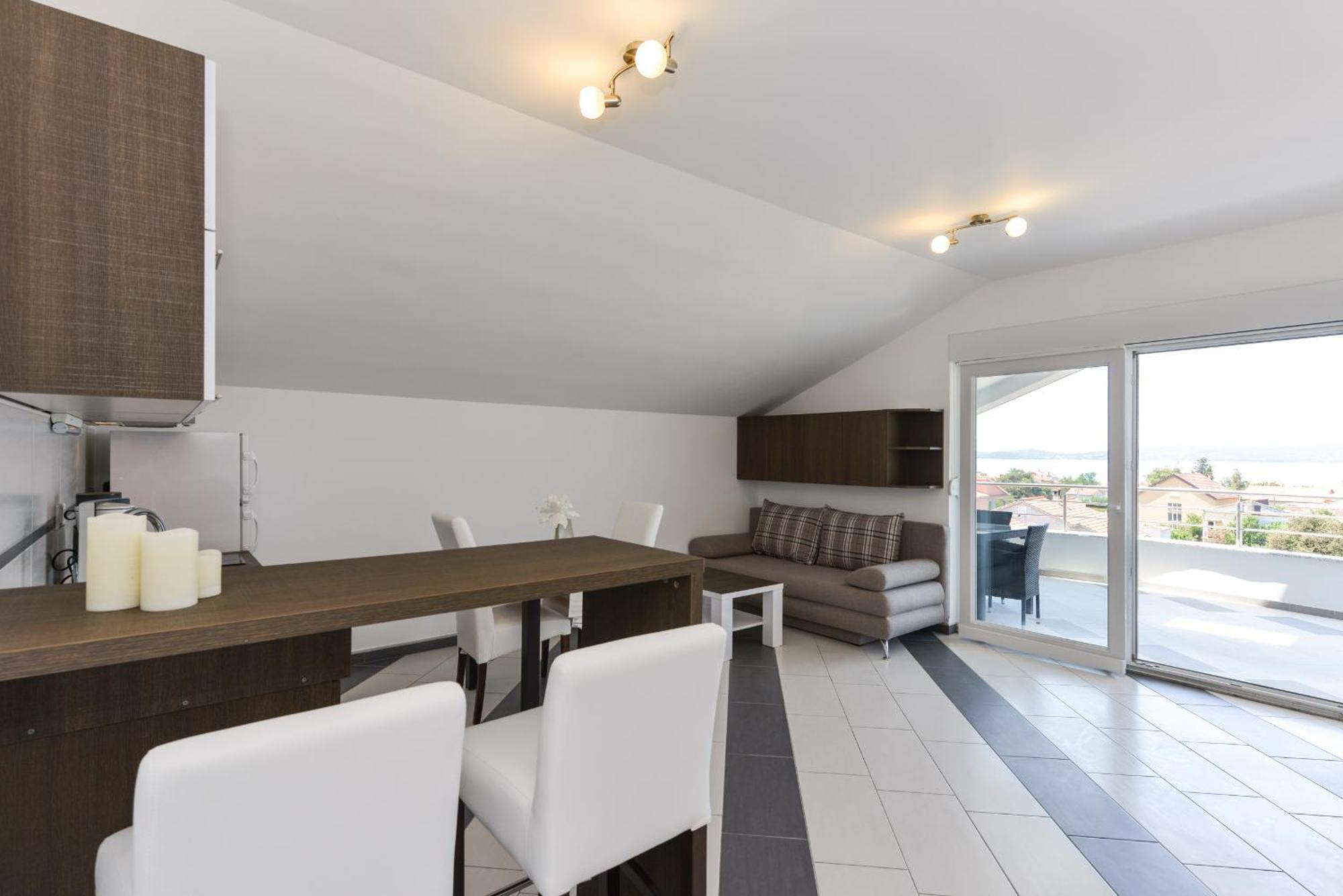 Apartmani Martin Mit Beheiztem Pool With Heated Pool Bibinje Bagian luar foto