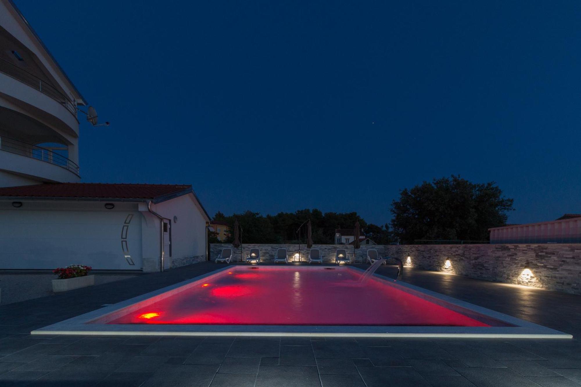 Apartmani Martin Mit Beheiztem Pool With Heated Pool Bibinje Bagian luar foto