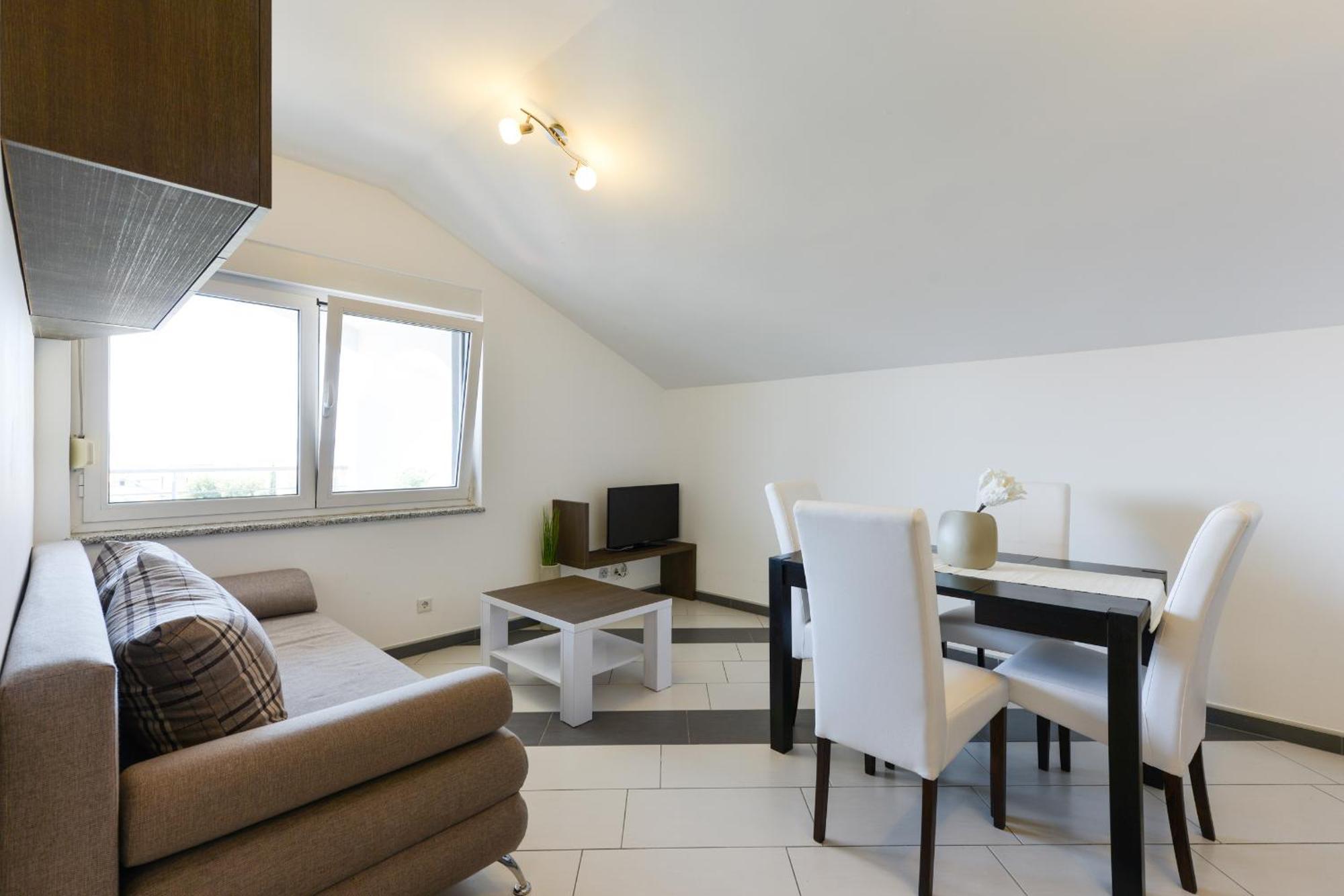 Apartmani Martin Mit Beheiztem Pool With Heated Pool Bibinje Bagian luar foto