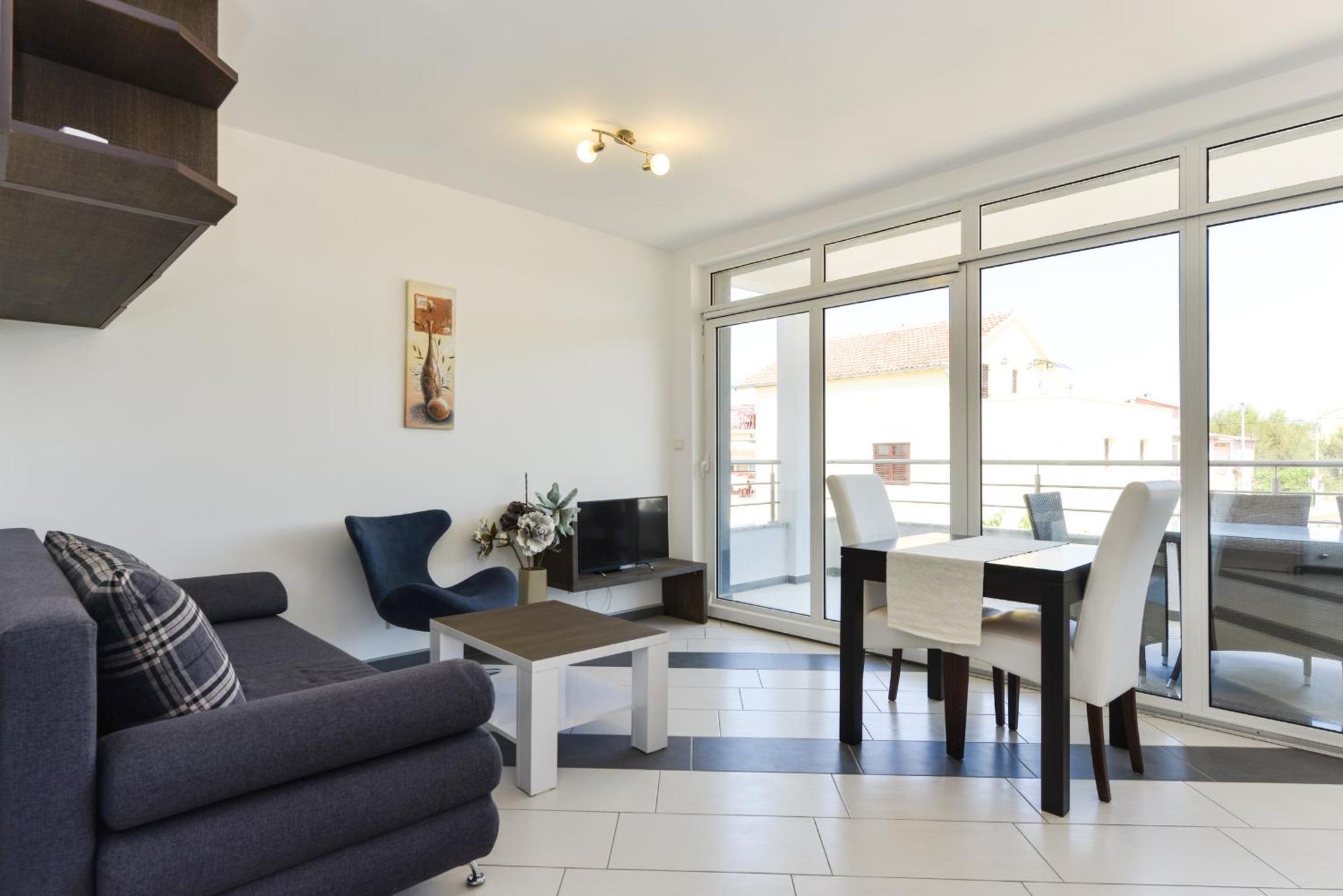 Apartmani Martin Mit Beheiztem Pool With Heated Pool Bibinje Bagian luar foto